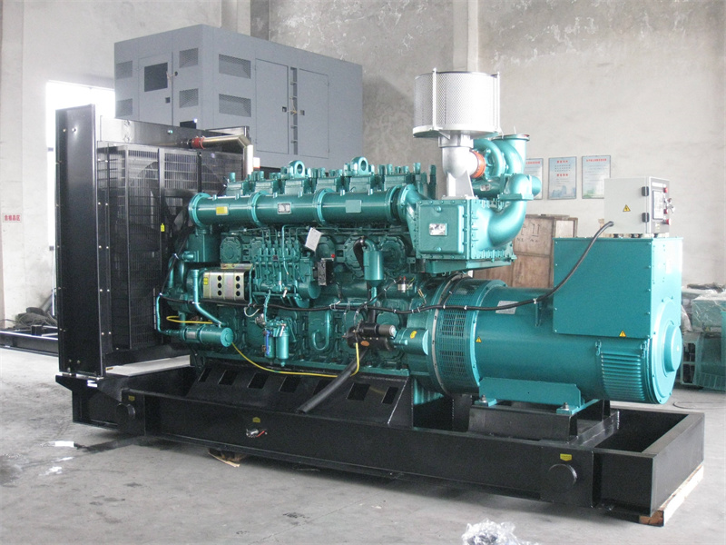 合肥200KW 柴油发电机的油耗是多少？