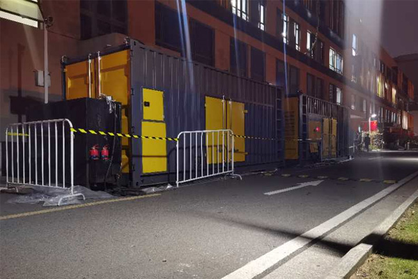 合肥柴油发电机组的输出电压是如何调节的？