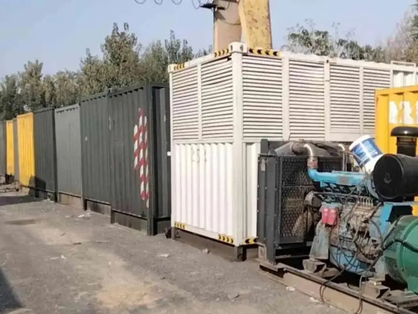 合肥200KW柴油发电机机组每小时油耗是多少？